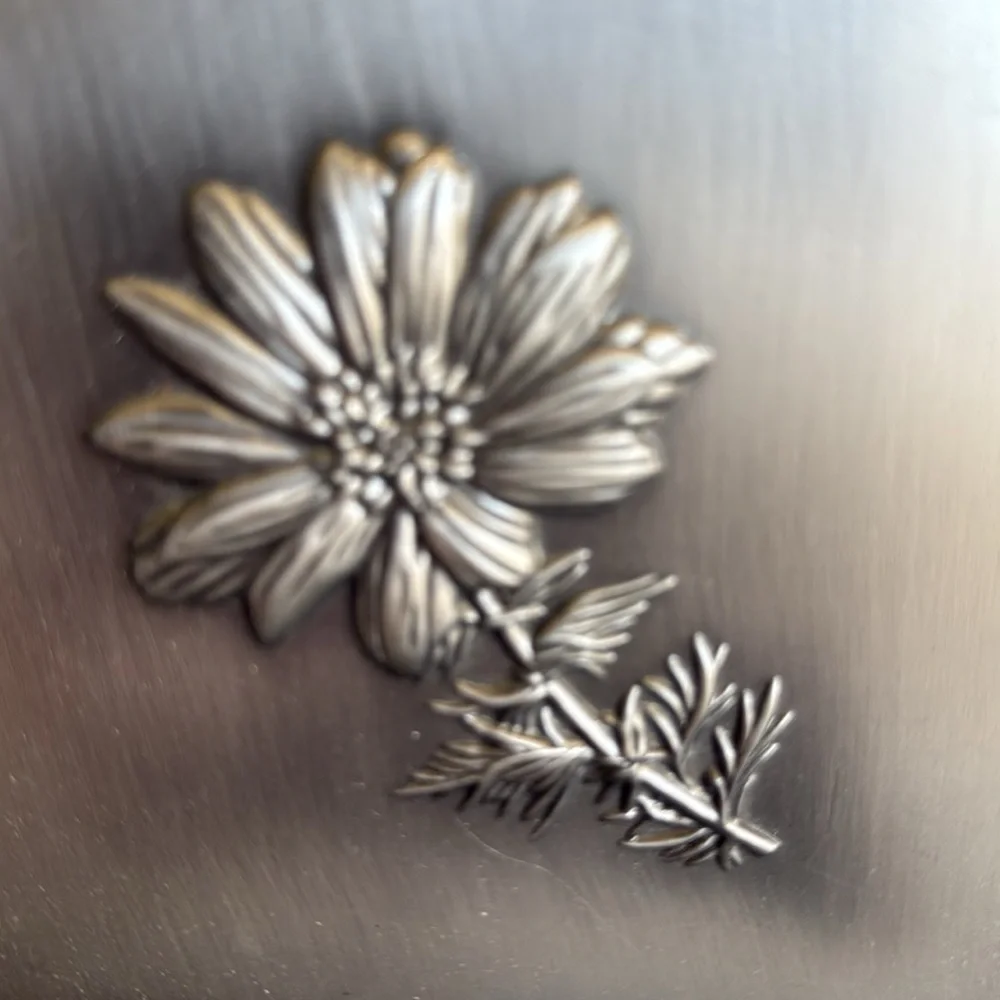 Silver Floral Metal Photo Frame Display